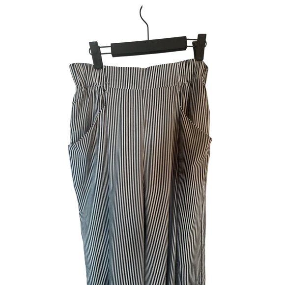 2/$30 Zara Trafaluc Size Small Black & White Striped Wide Leg Pants Side Pockets - Picture 7 of 12